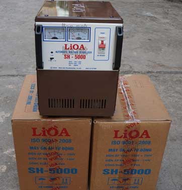 Mẫu mã sản phẩm và thùng chứa ổn áp LIOA SH-5000