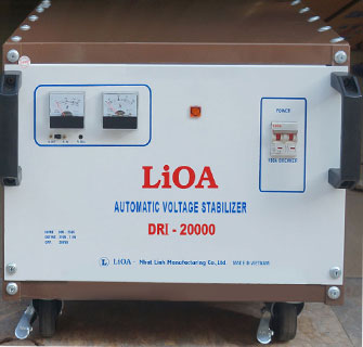 ổn áp LIOA DRI-20000 được thiết kế có bánh xe chắc chắn